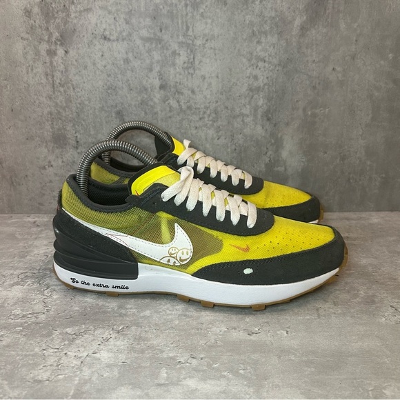 Nike Waffle One Sneakers DO5868-700 Womens sz 6.5 - green - Picture 1 of 6